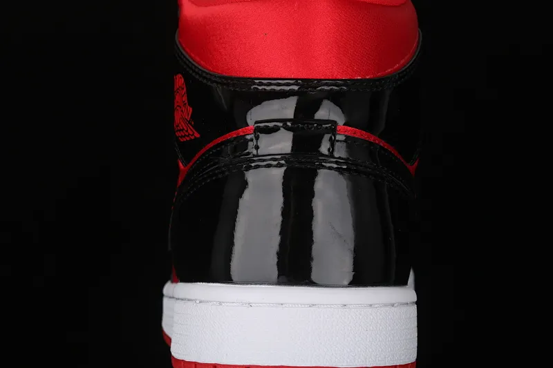 All categories Air Jordan Jordan series basketball shoes Air Jordan 1 Mid Air Jordan 1 Mid WMNS AJ1 Joe 1 black red patent leather silk BQ6472-600